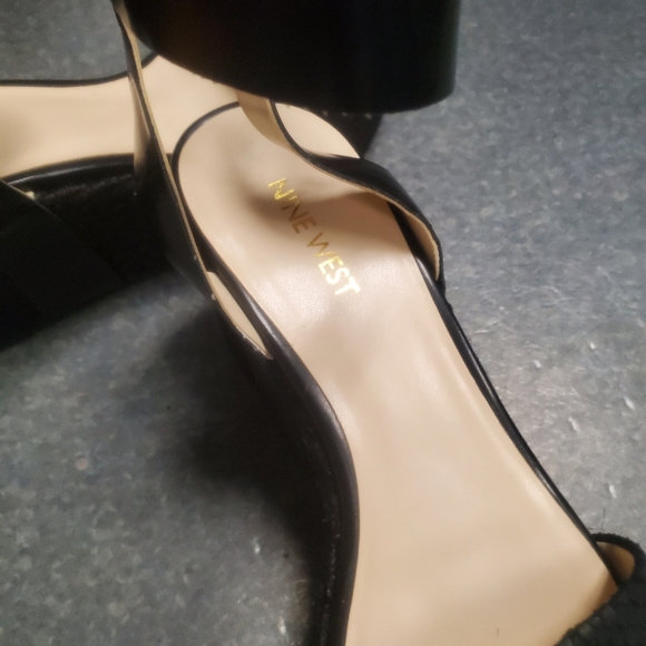 Nine west size 8.5 black wedge - Picture 7 of 7